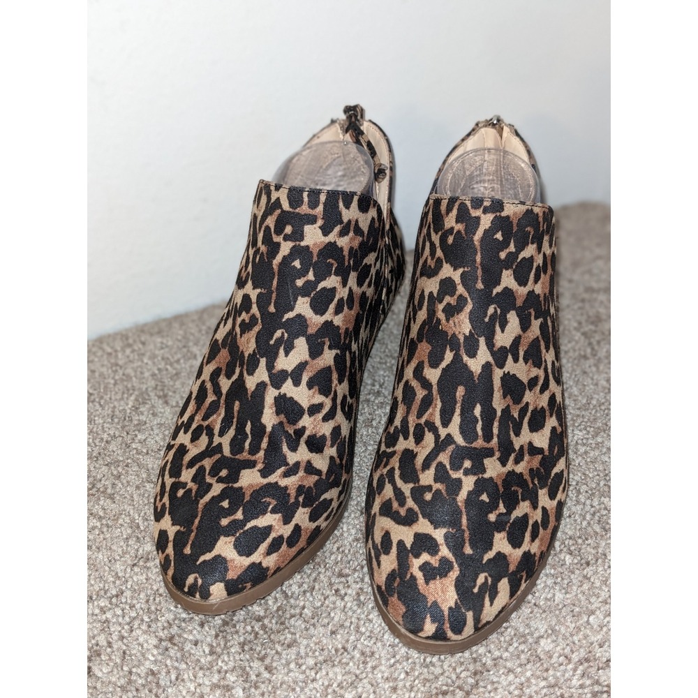 Kenneth Cole Reaction Leopard Print Ankle Booties Low Heel Zip Up Size 8 NWOT - Picture 9 of 9